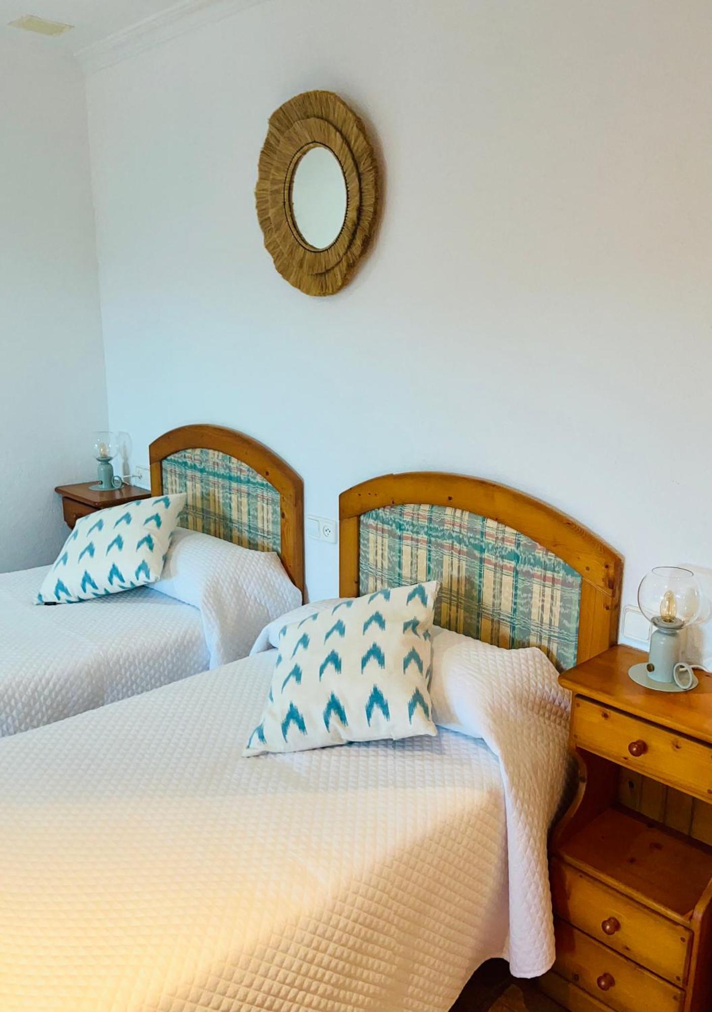 Hostal Restaurante Cala Cala Figuera  Buitenkant foto